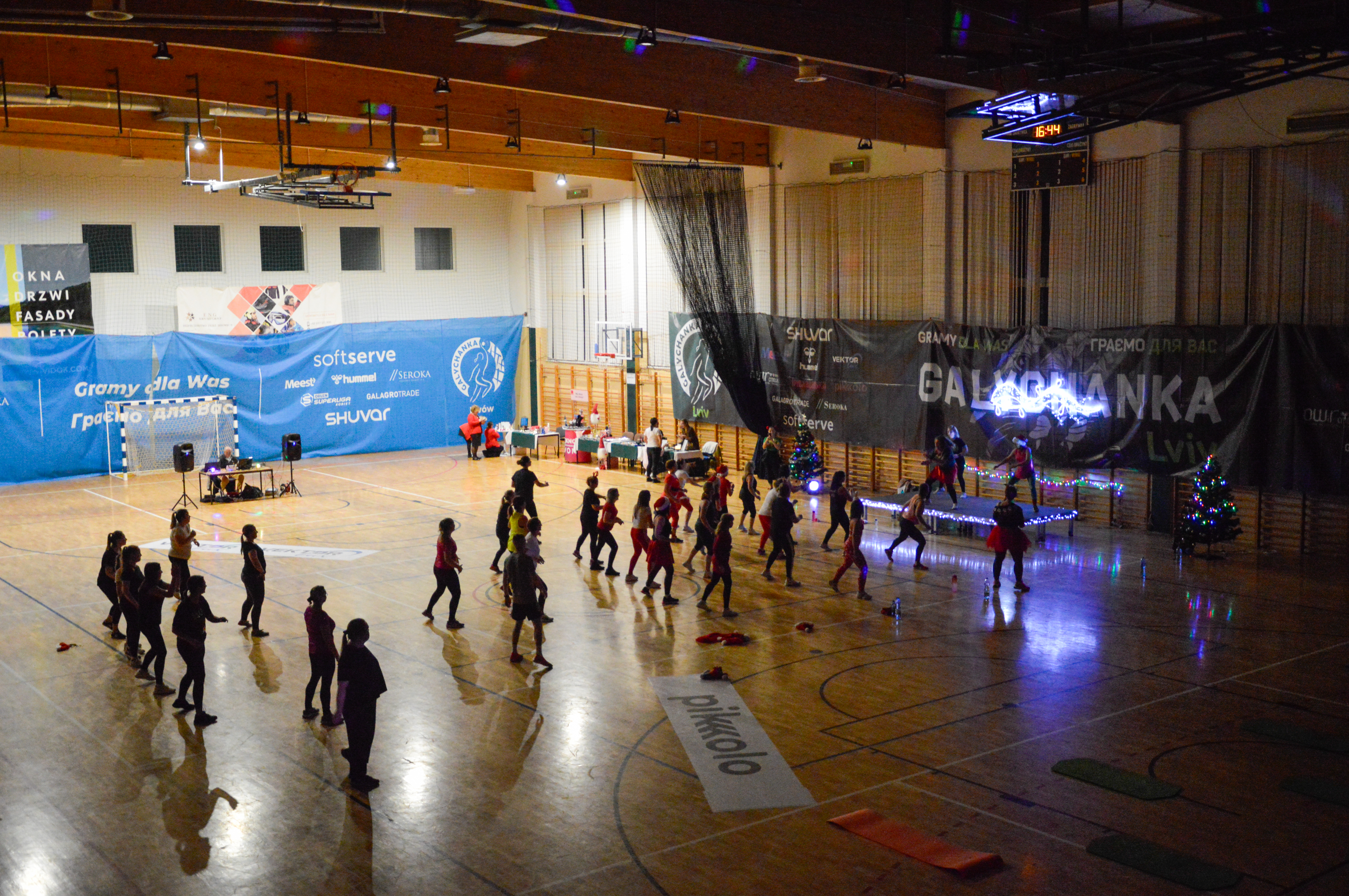 Mikołajkowy maraton Fitness